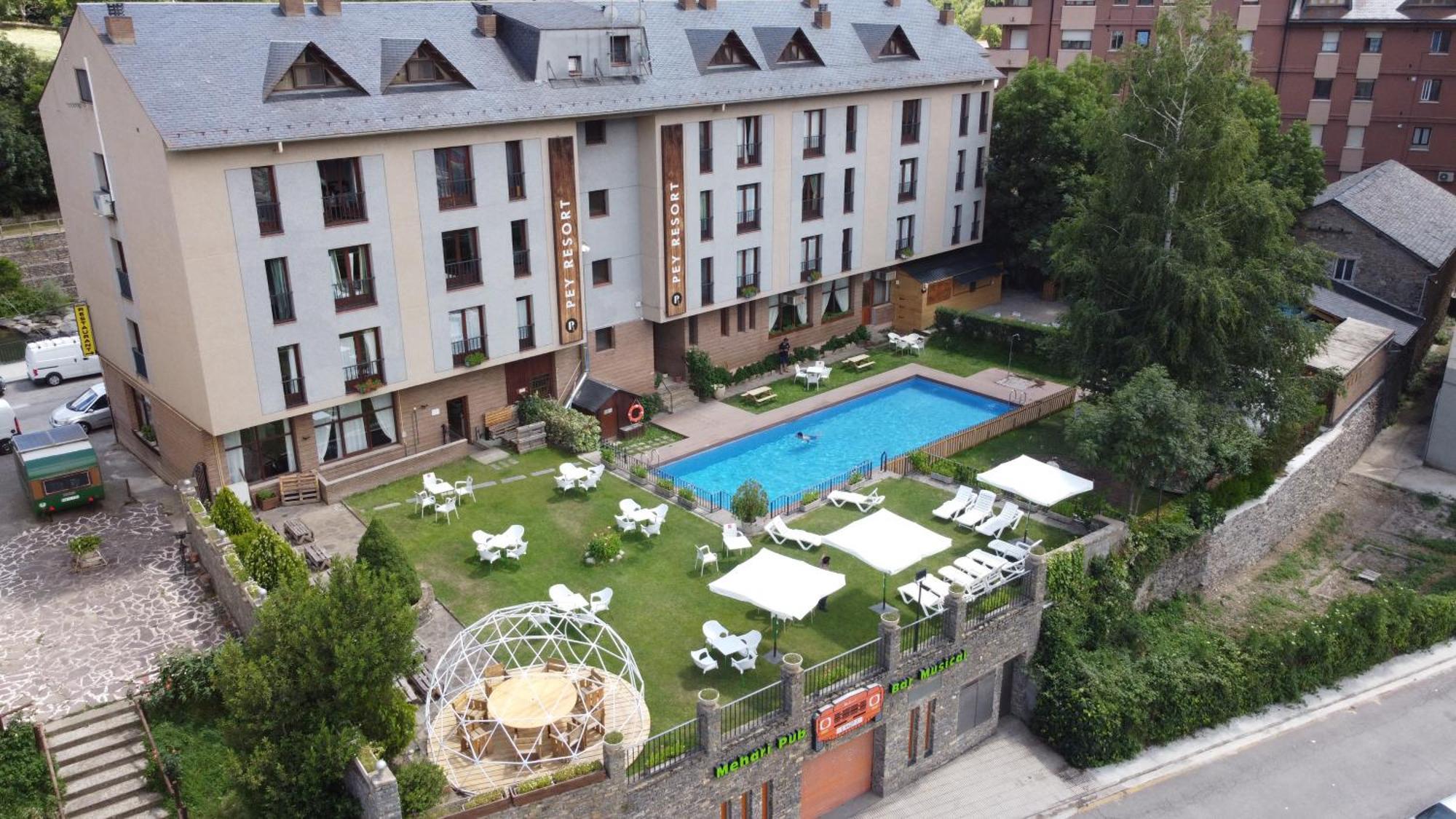Pey Hotel 2*