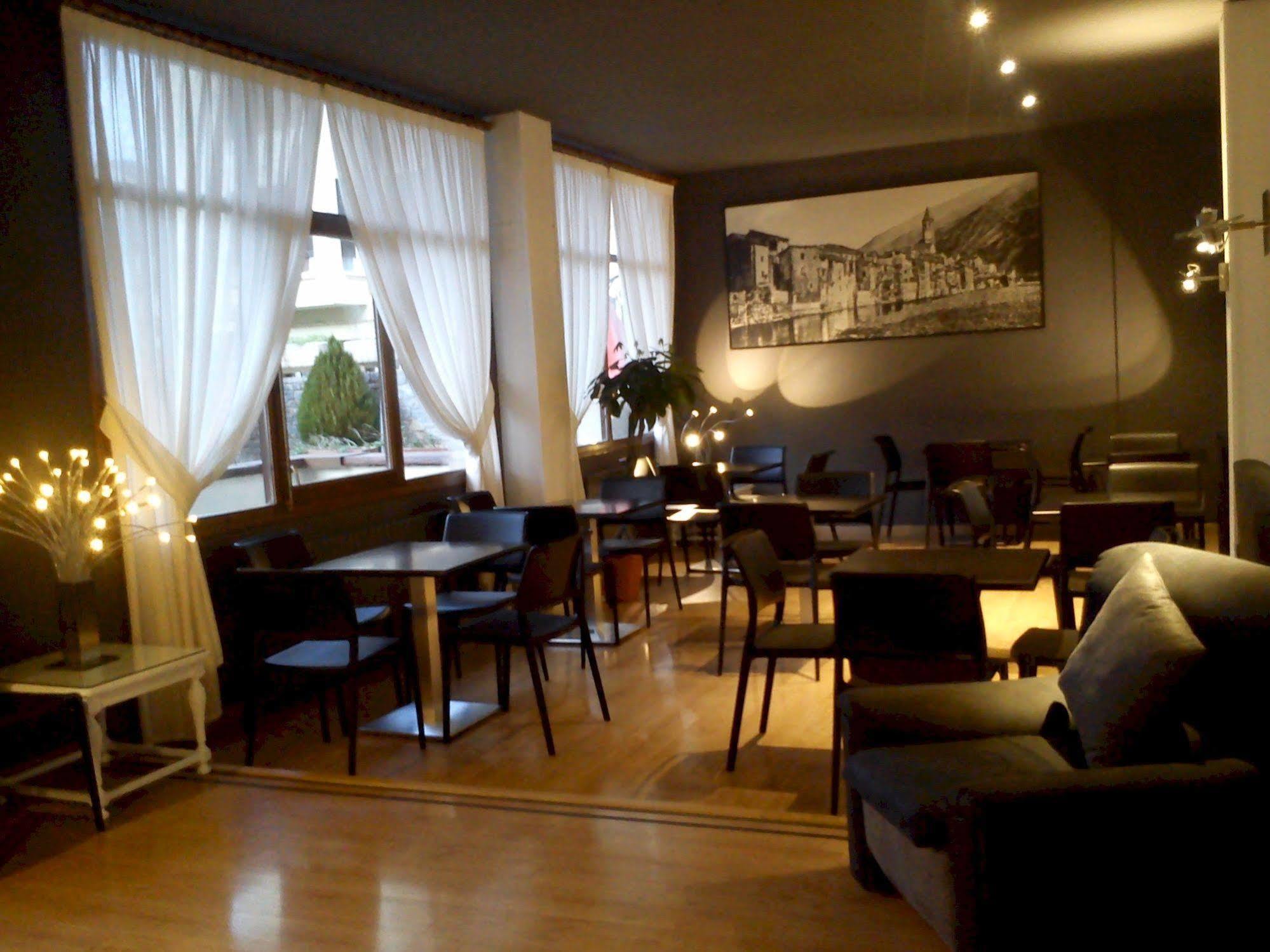 Hotel Pey 2*