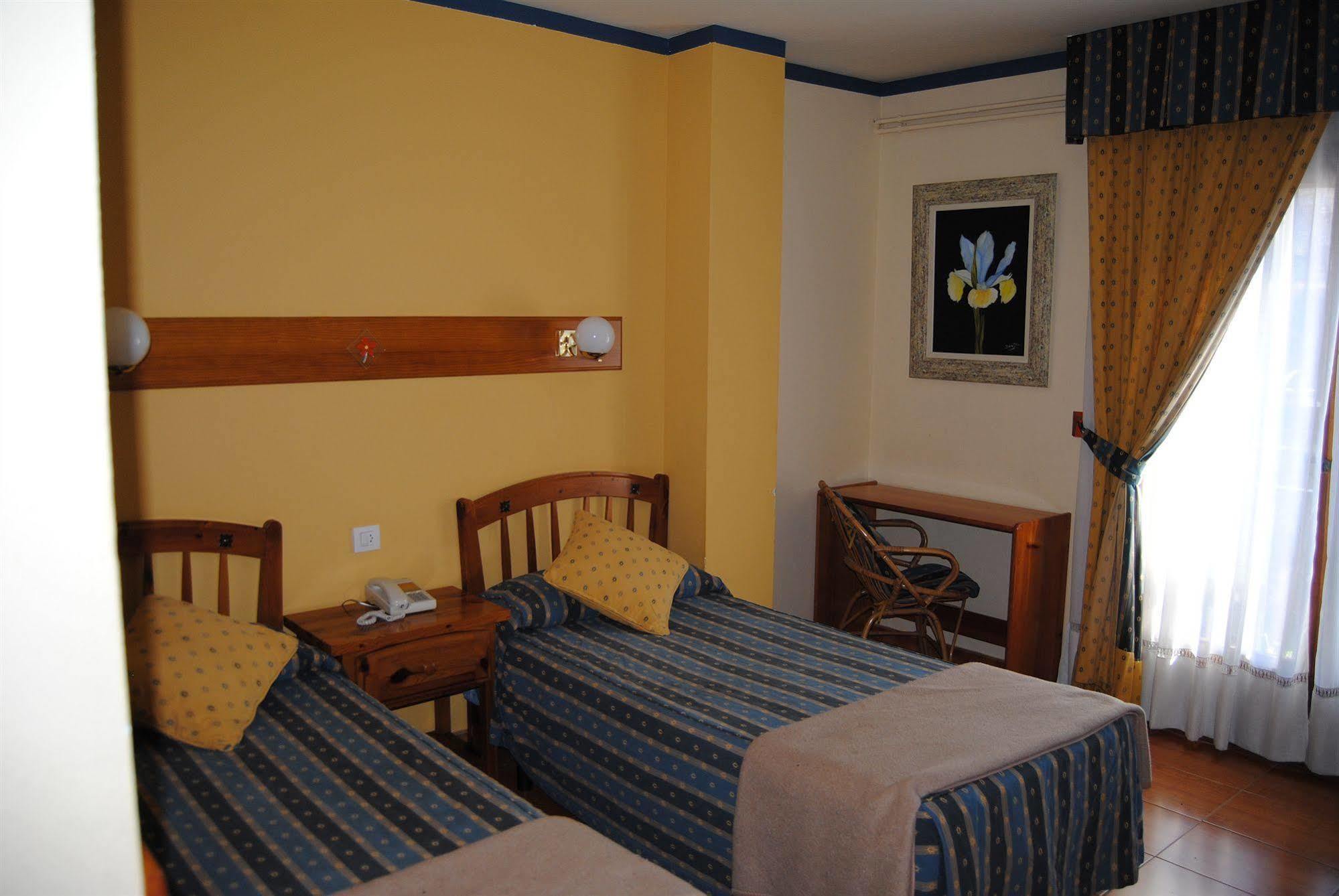 Pey Hotel 2*